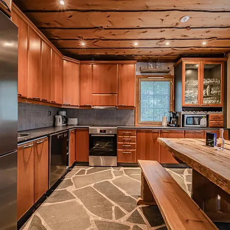 Pirkkalinna By Aavalevi