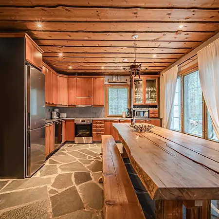 Вилла Pirkkalinna By Aavalevi Леви